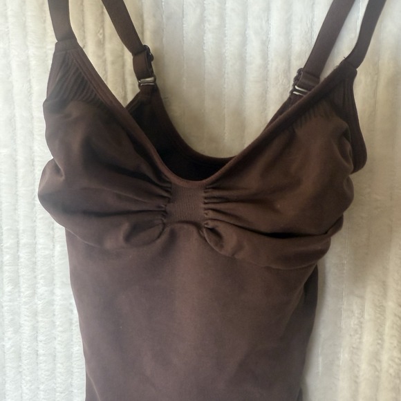 SKIMS Seamless Sculpt Thong Bodysuit Espresso Brown Size XS Stretchy NWOT - Picture 4 of 11
